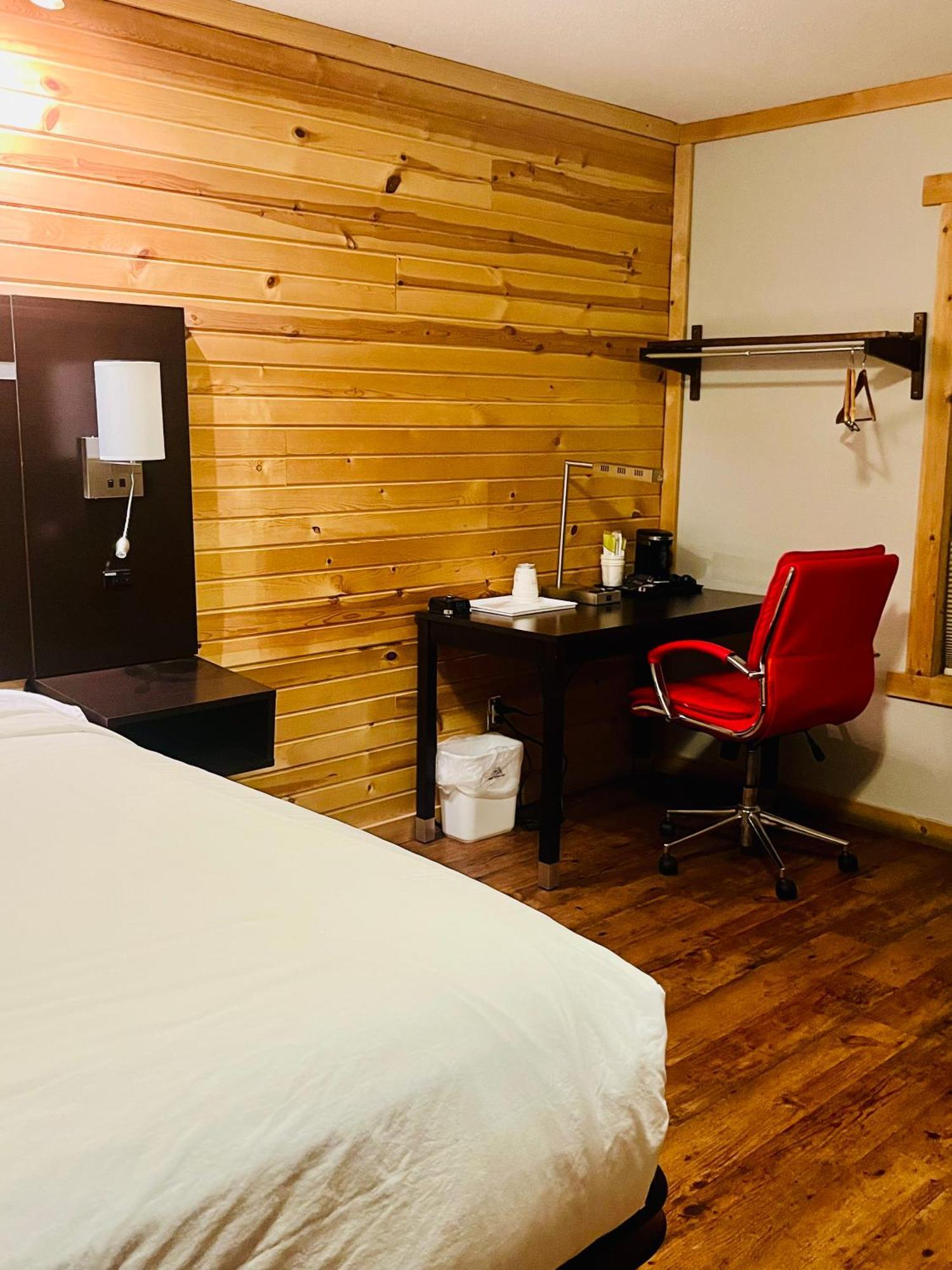 Americas Best Value Inn Wall Buitenkant foto