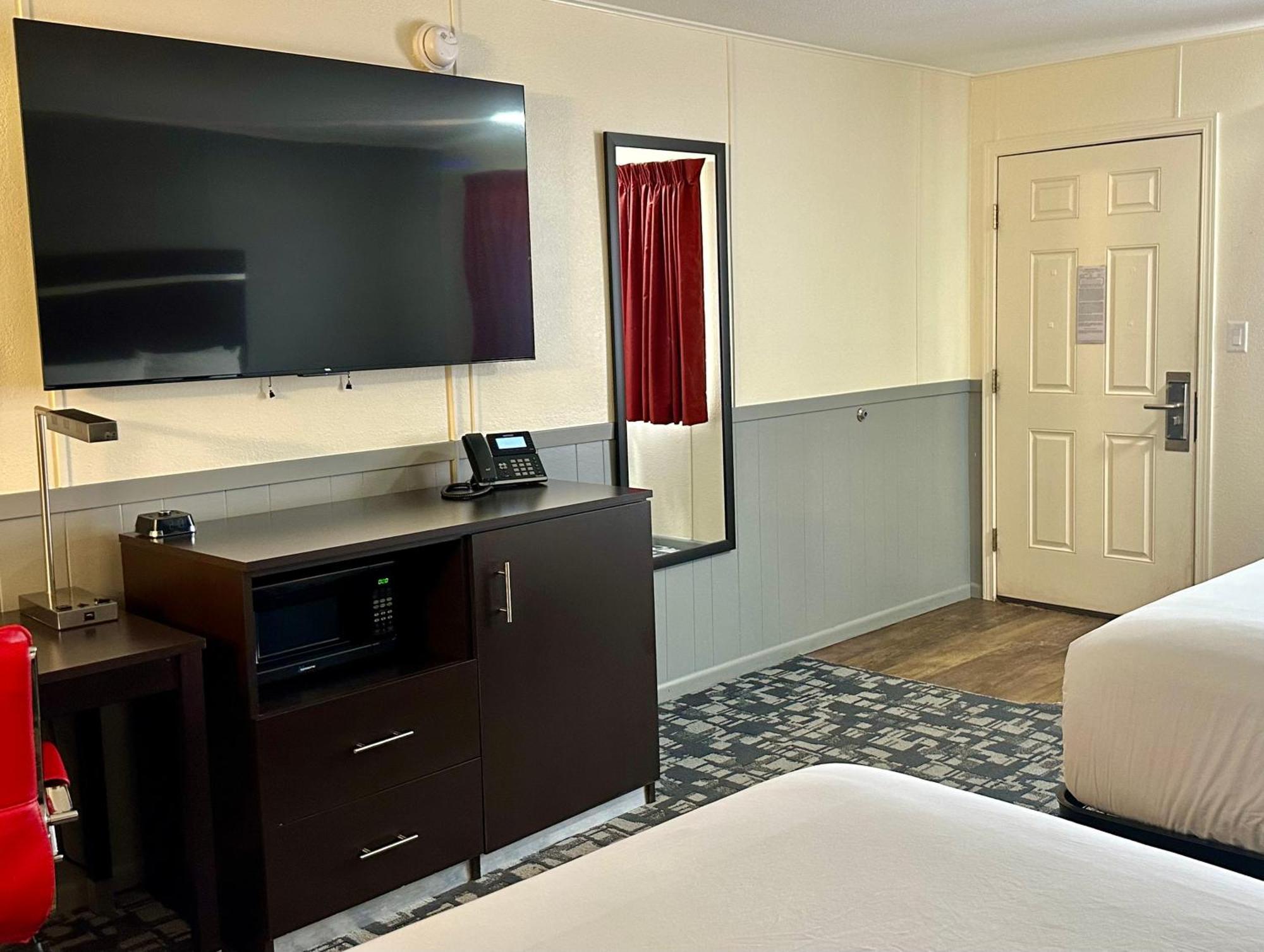 Americas Best Value Inn Wall Buitenkant foto