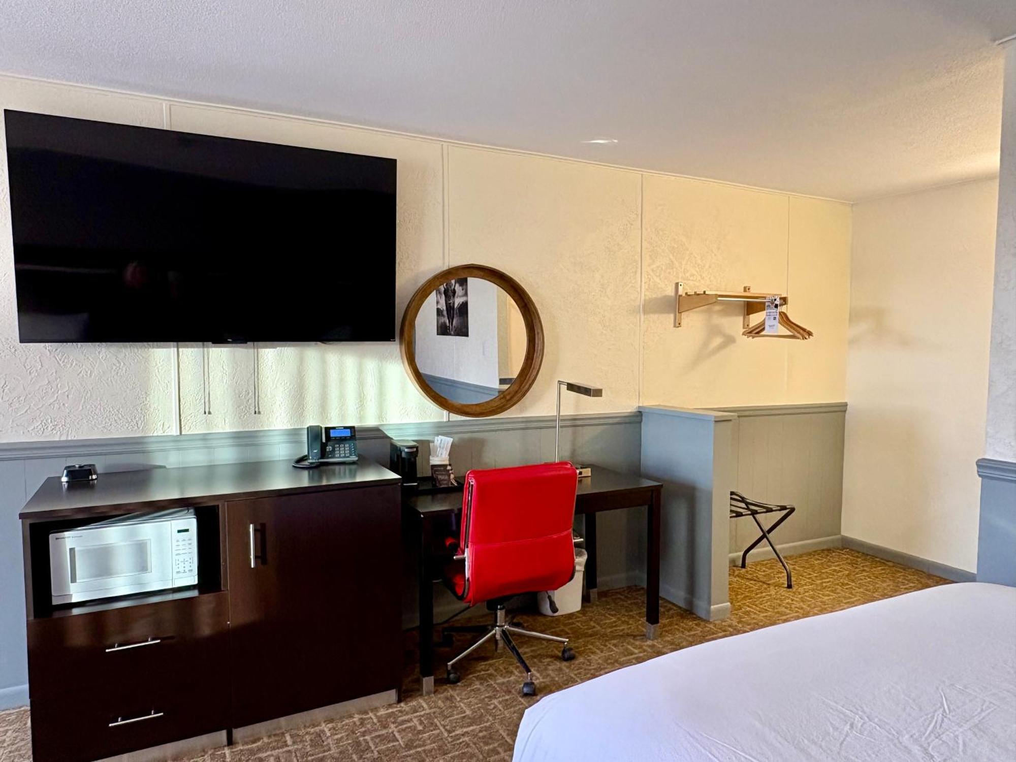 Americas Best Value Inn Wall Buitenkant foto