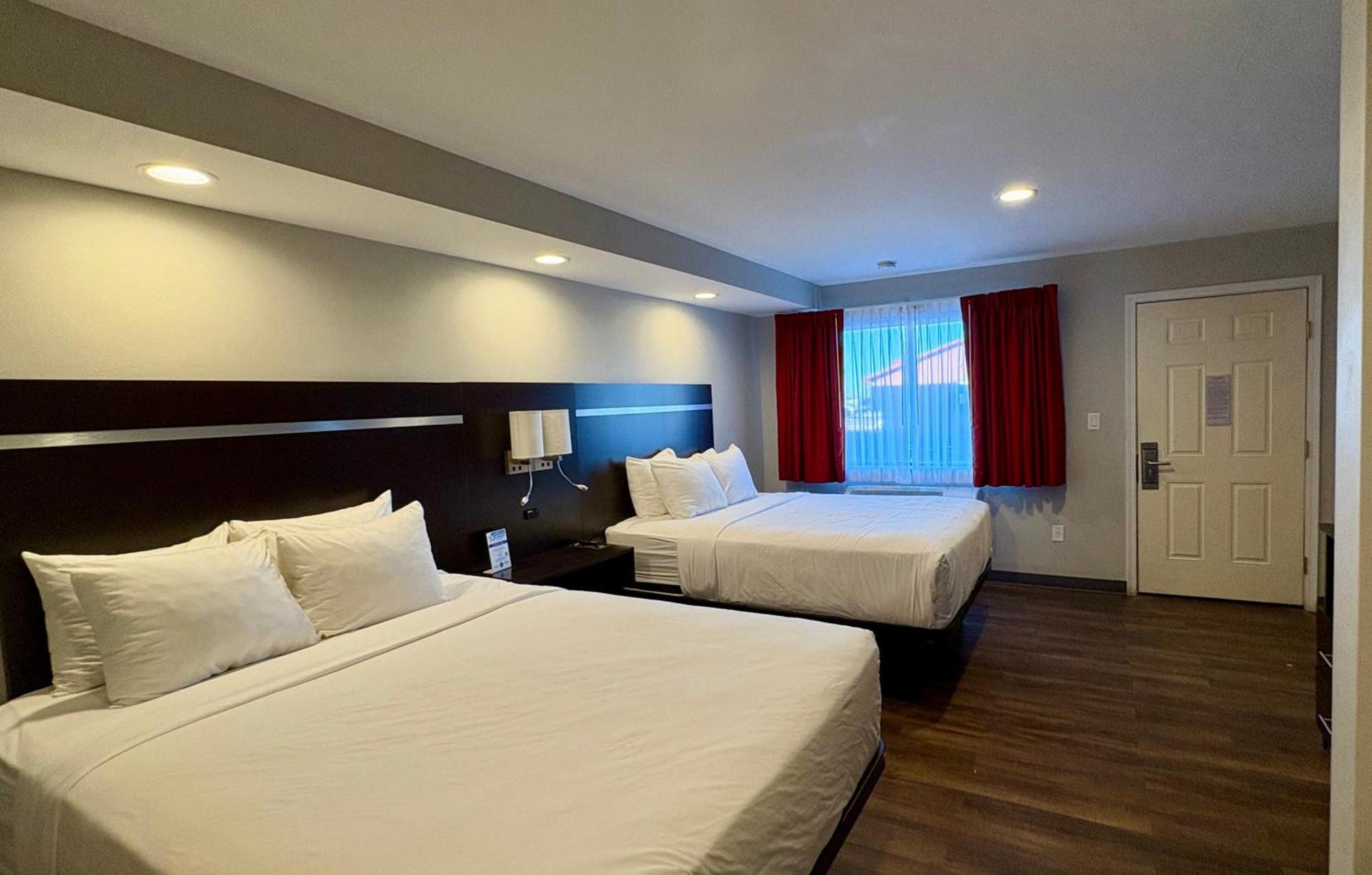 Americas Best Value Inn Wall Buitenkant foto